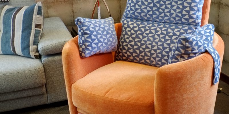 A focus on Fama... 2 Orange Fama Chair